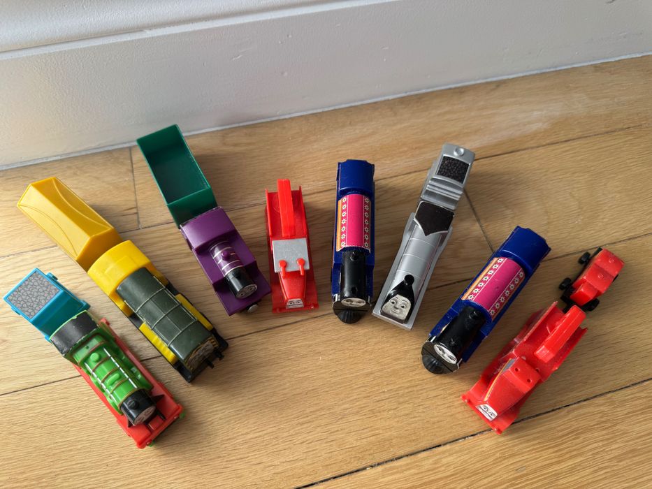 Tomek i Przyjaciele Plastikowe Pociągi i Wagony – Zestaw 13 Elementów