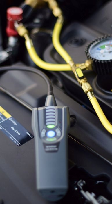 Klimatyzacja. Napelnianie. Dobijanie.