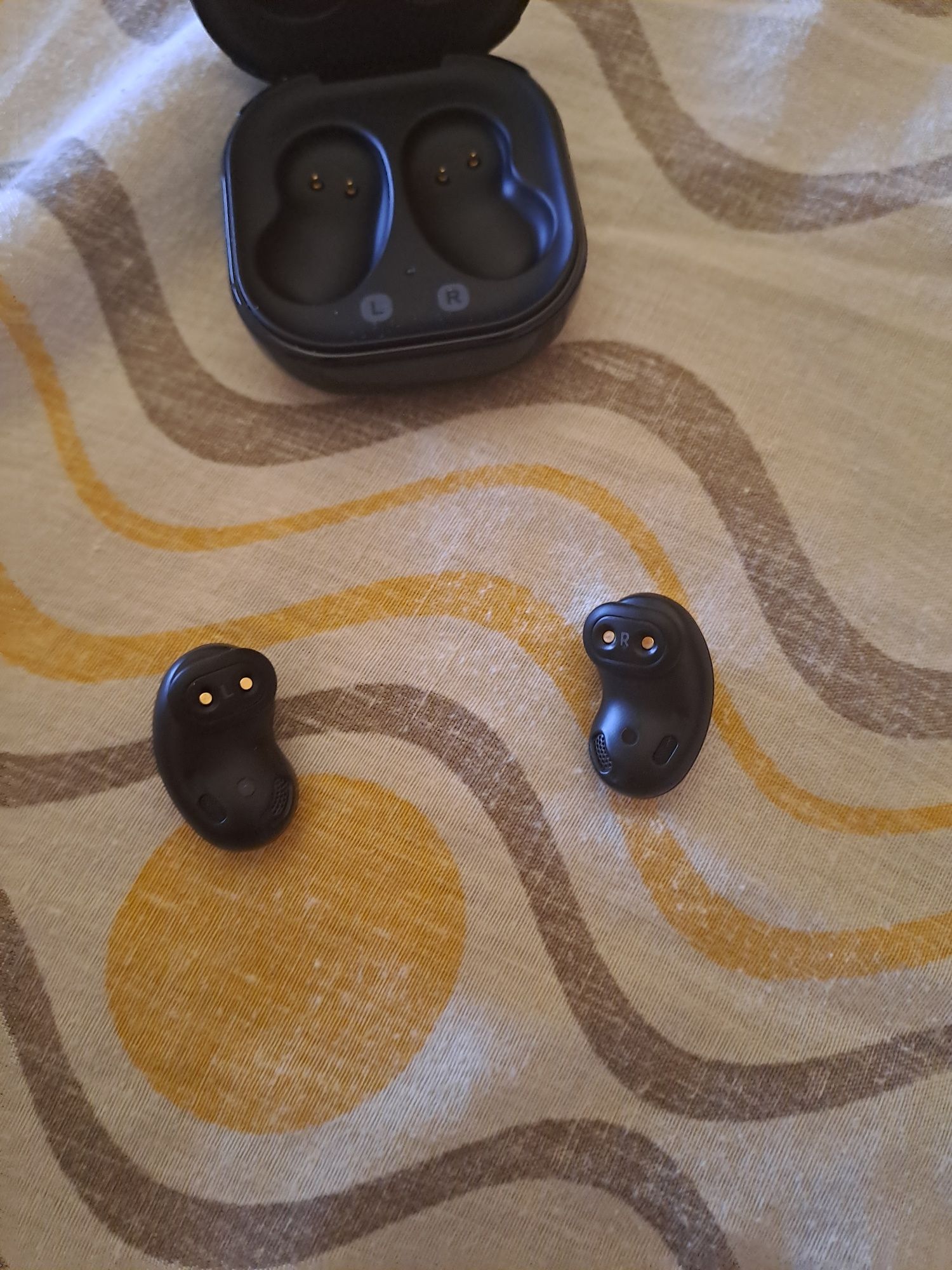 Samsung buds (semi-novo)