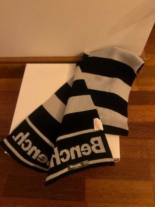 Damski szalik w pasy