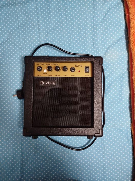 Guitarra elétrica ZIPPY com Amplificador e Cabo