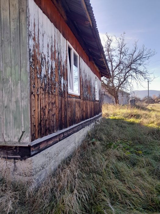 Продається будинок під ремонт в гарном місті річка, карпати гори гарні