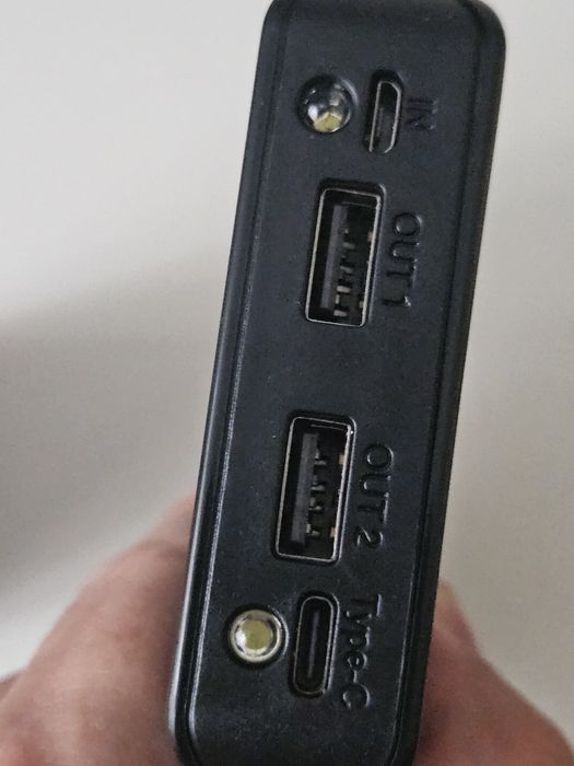 Повербанк  на 27200 mAh.