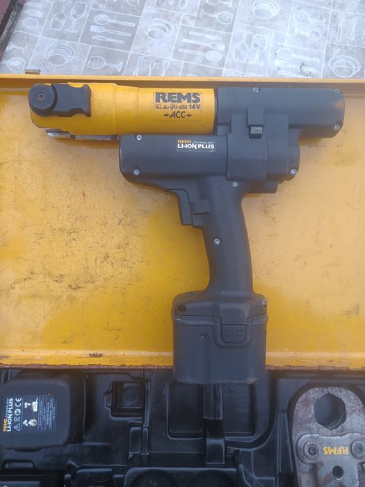 Zaciskarka rems z szczekami M