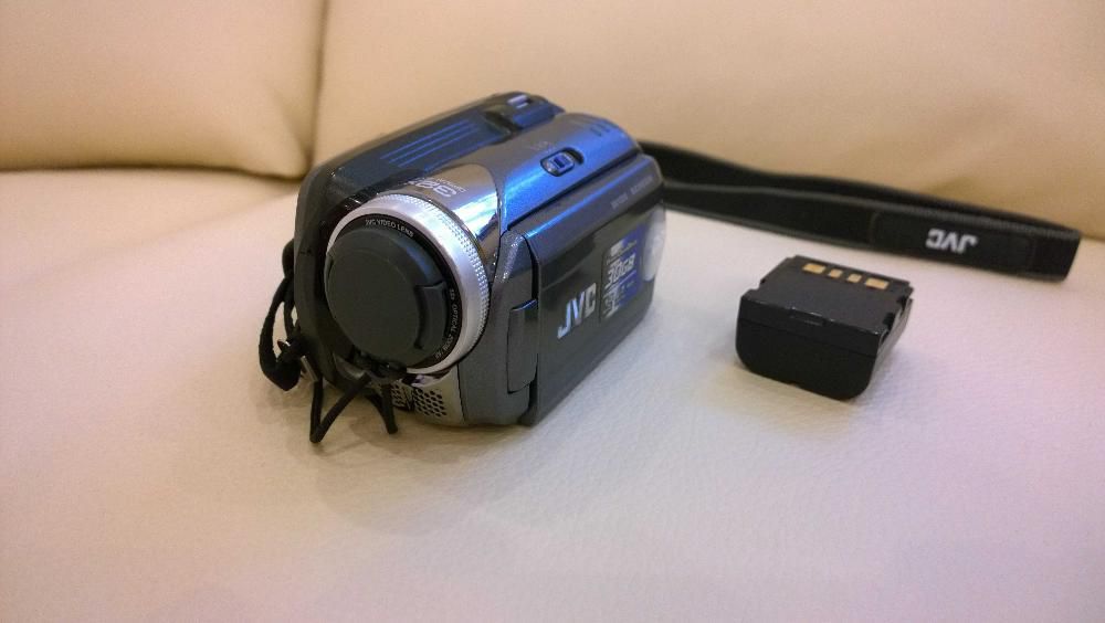 Видеокамера JVC GZ-MG37E с HDD 30GB