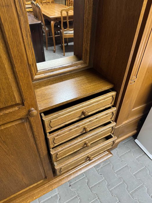 Przedpokój drewniany garderoba rustykalna szafa drewniana