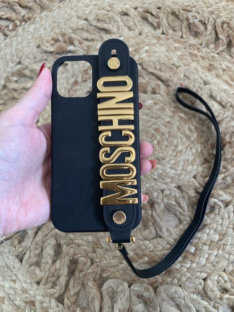 Etui plecki ze smyczą iPhone 12/12 pro moshino