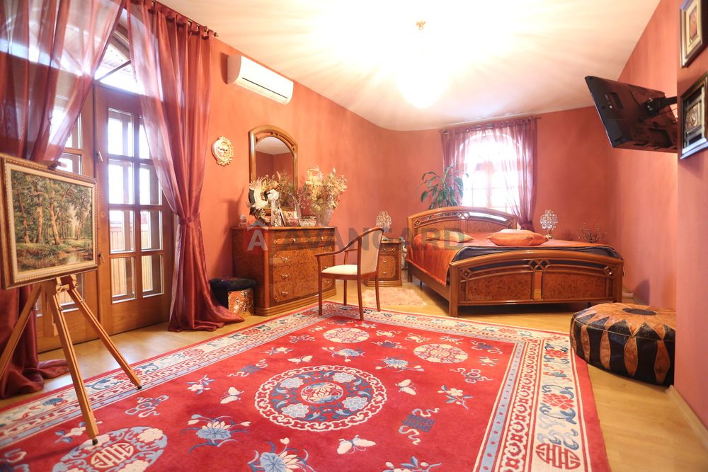 Продам 5-і камнатну сучасну квартиру в центрі Дніпра