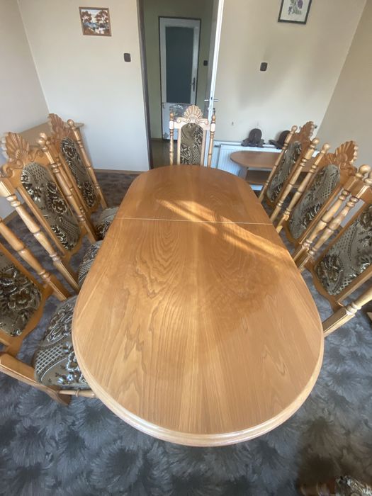 Zestaw mebli stołowych