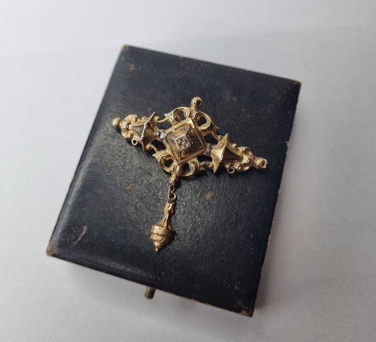 Antyk broszka złota złoto 585