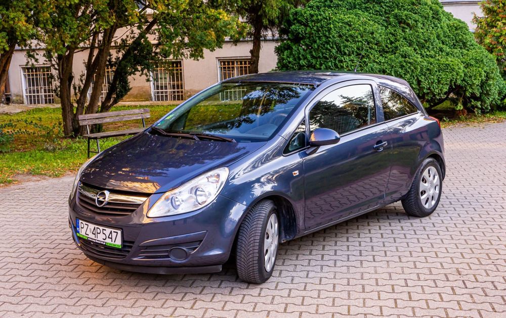 Opel Corsa D 2009 GAZ