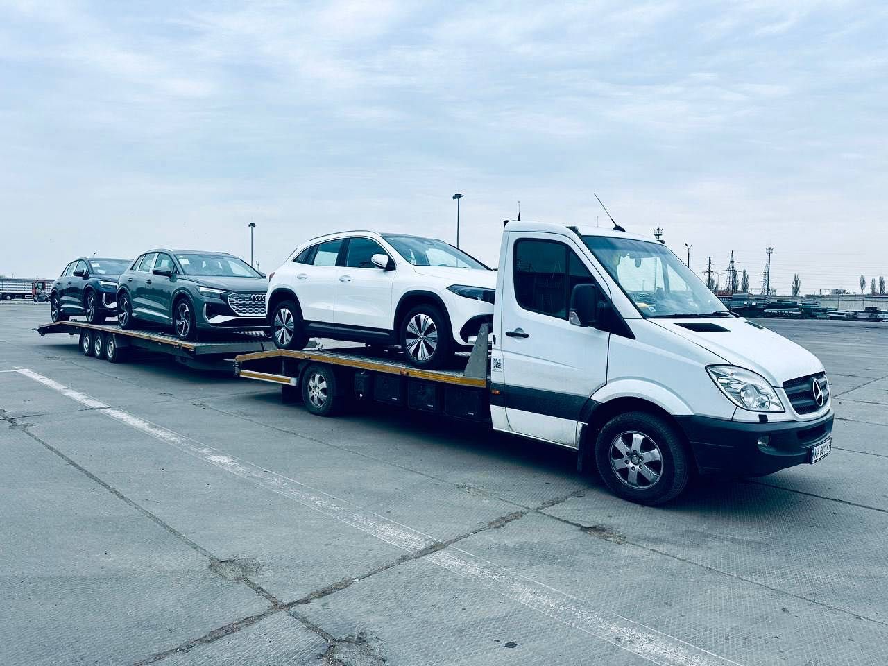 евакуатор/автовоз/послуги/доставка/нові авто/легкові/авто по Україні