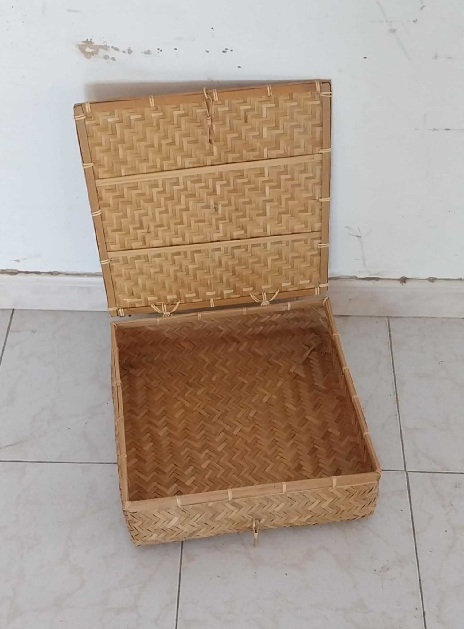 Caixa Invulgar (Costureira?) Vietnamita, VINTAGE