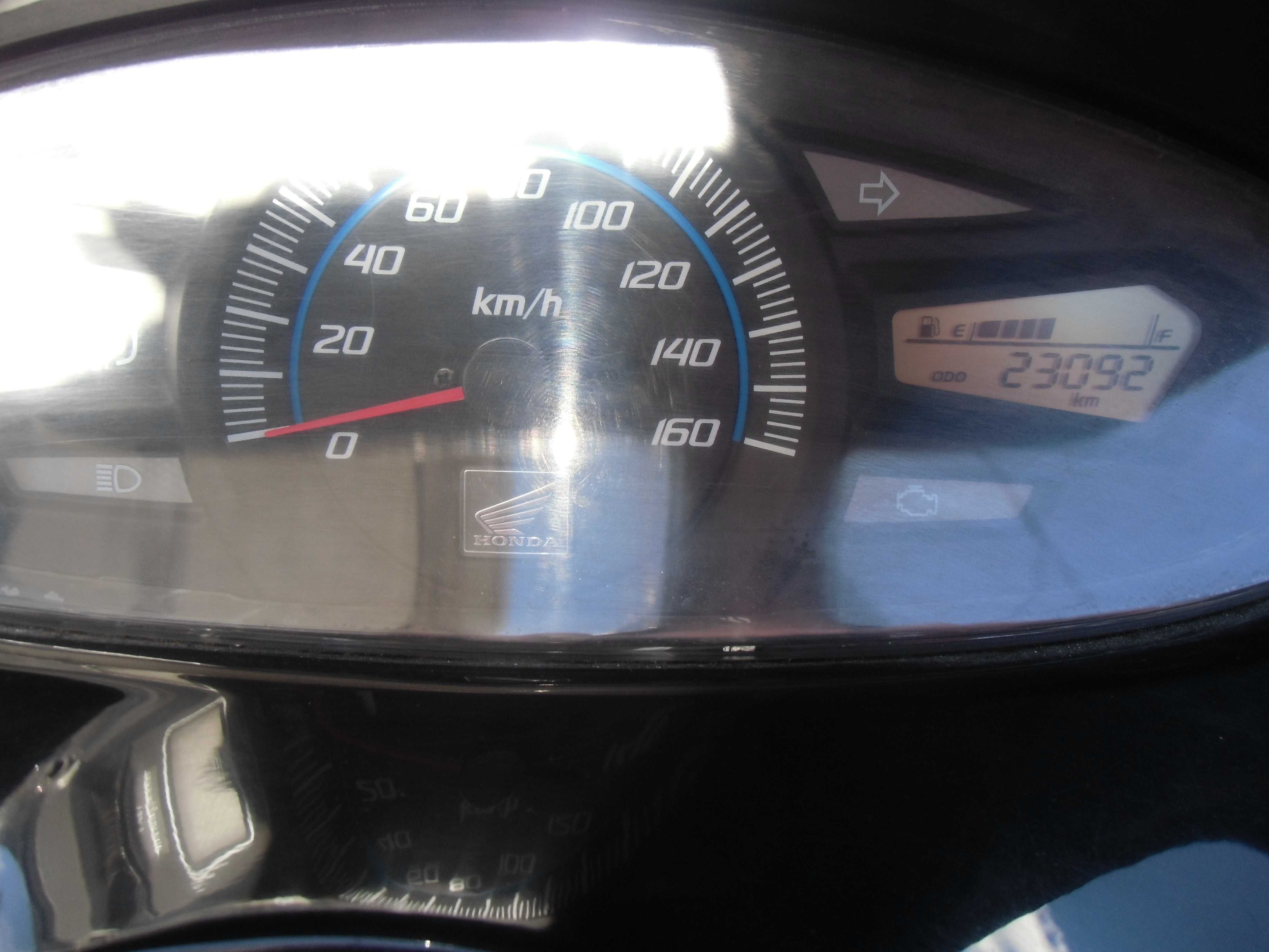 Honda pcx 125      8.6 kw