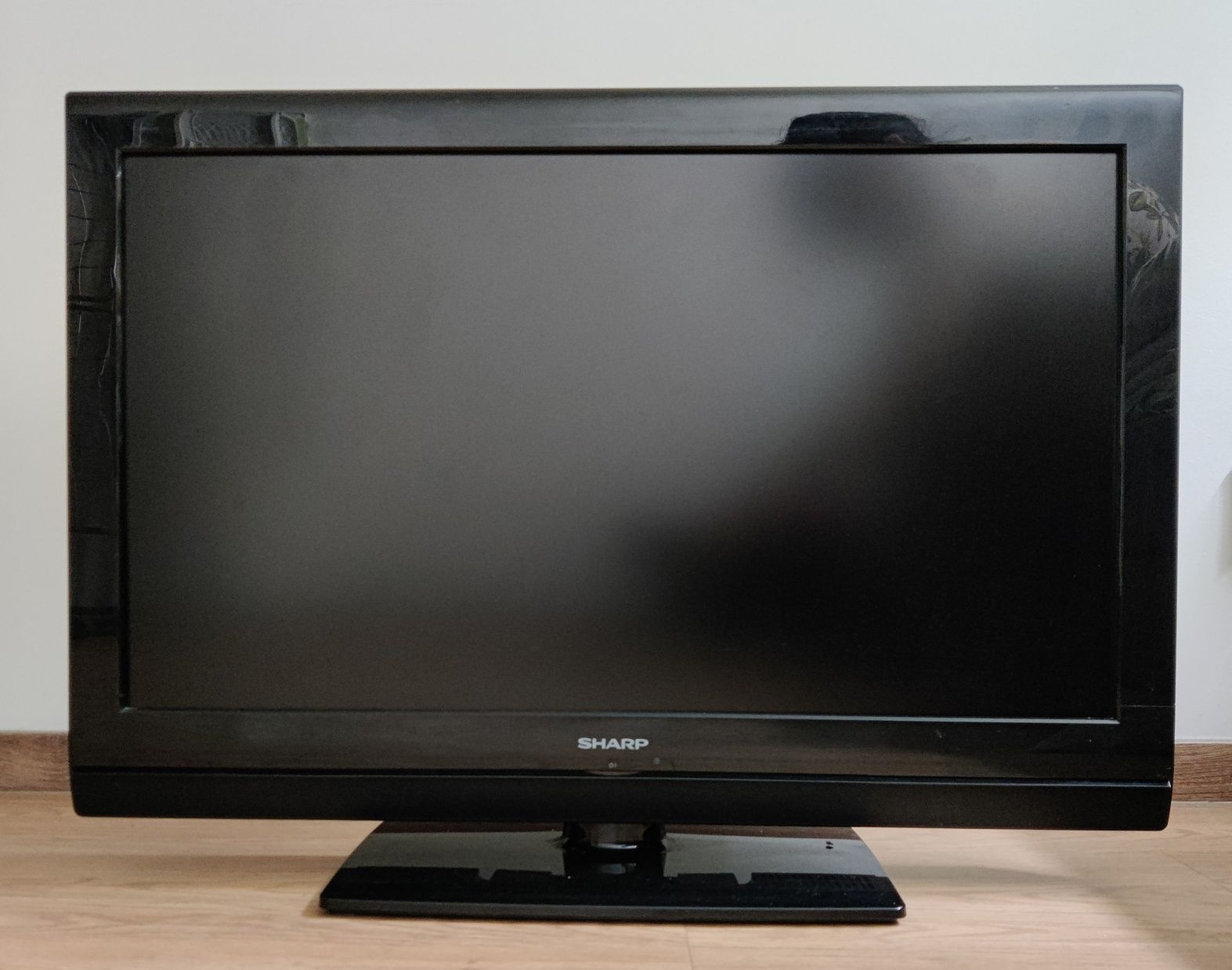 Sprawny telewizor Sharp LCD - LC-32S7E-BK