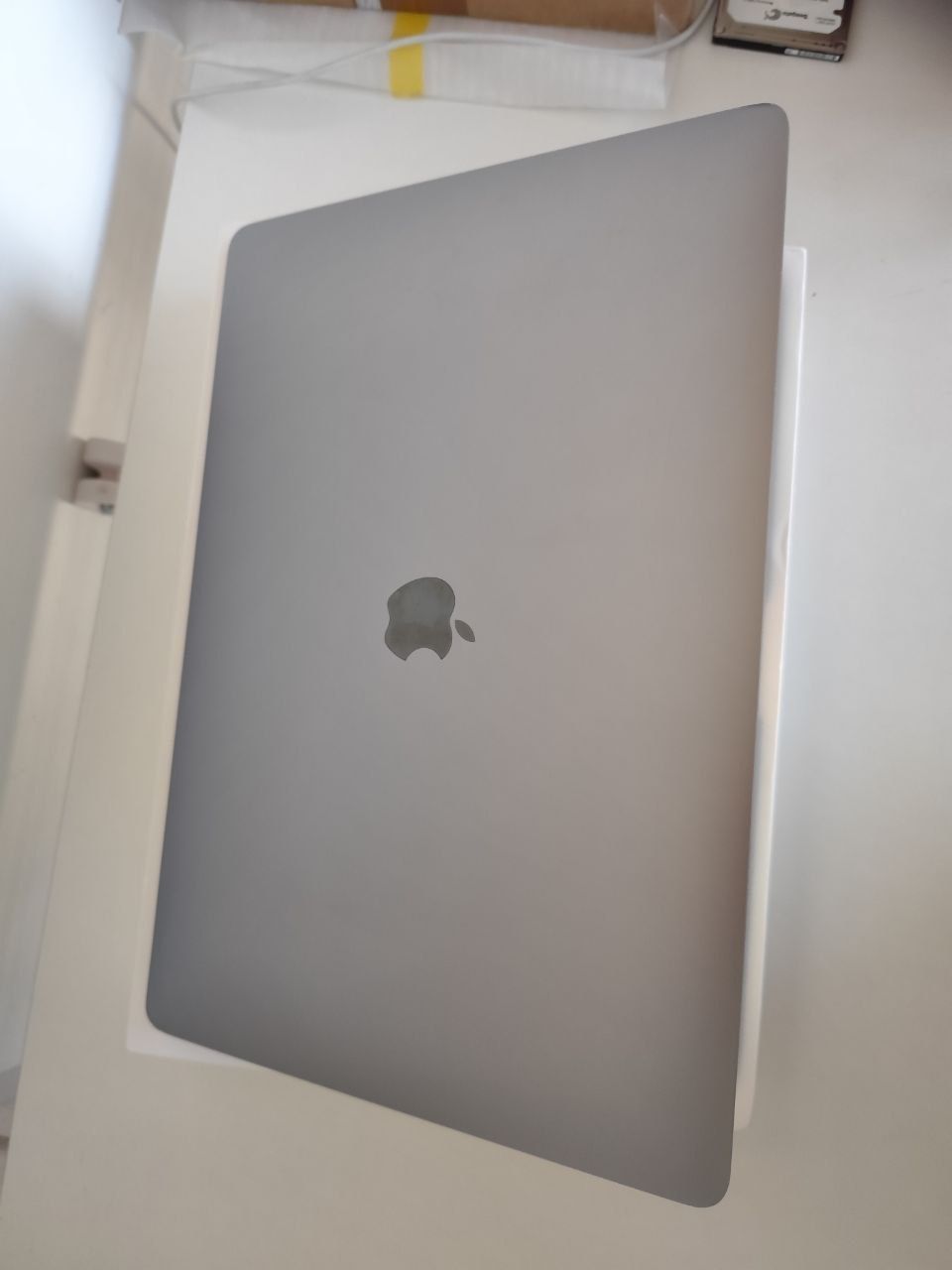 MacBook Pro 15 TouchBar 2017
Com o último macOS 15 Sequoia
Proce