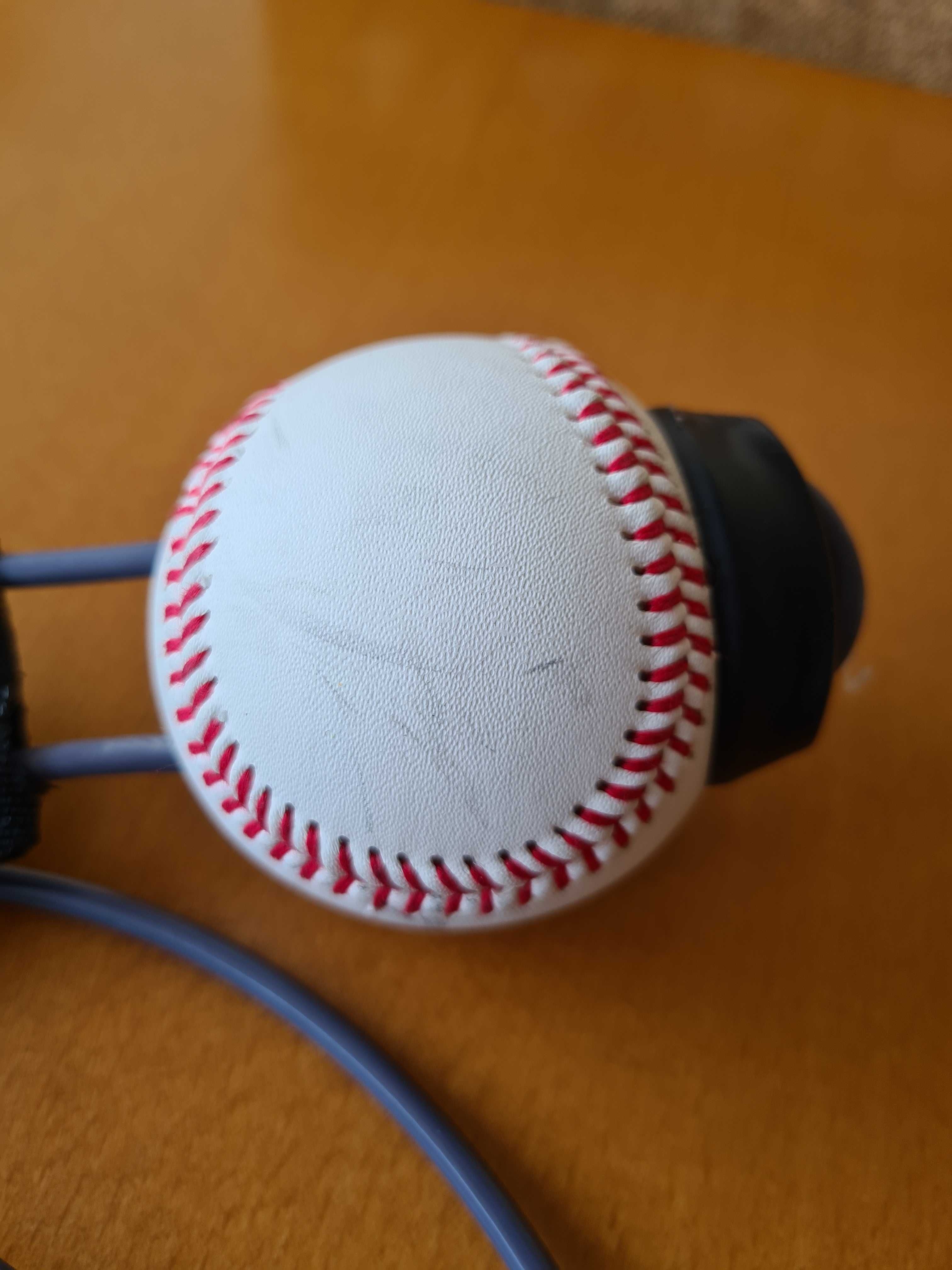 Piłka baseballowa Hit-A-Way - przyrząd do ćwiczenia uderzeń baseball