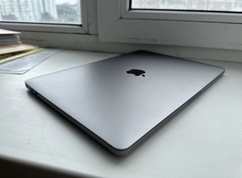 Macbook pro 13 2019 16/128 touch bar