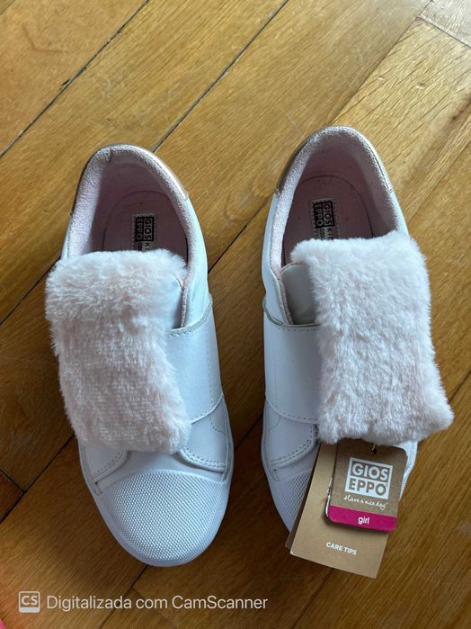 Sapatilhas GIOSEPPO brancas (pelo amovível)