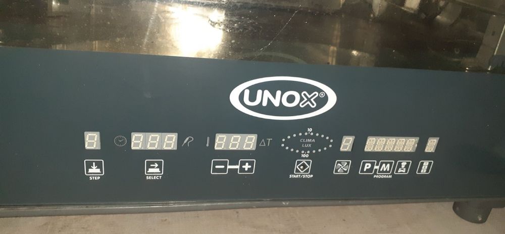 Пароконвектомат на 220 Unox XVC 3 рівні