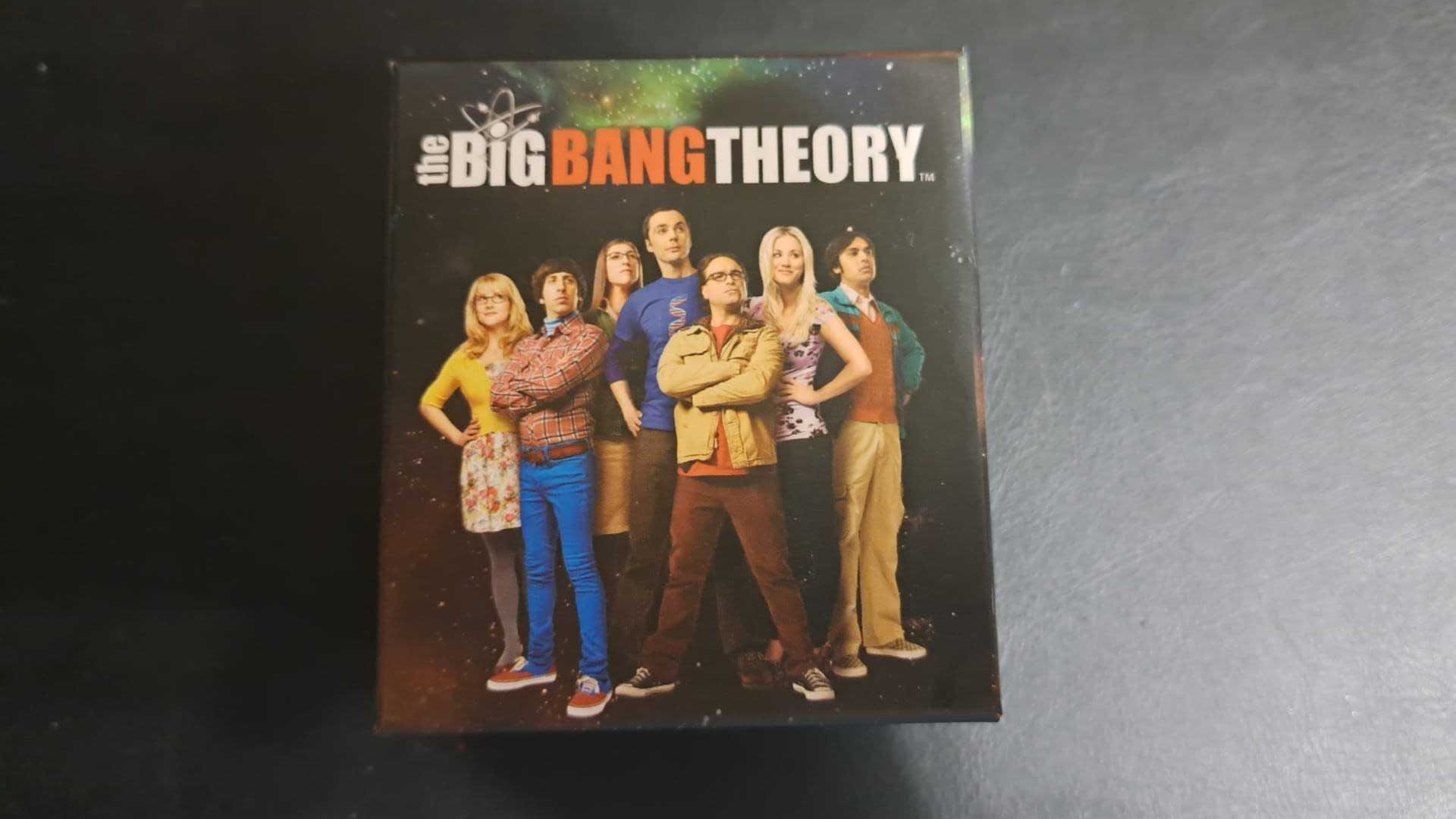 The Big Bang Theory caixa - copo shot + 2 ímanes + patch + livrete