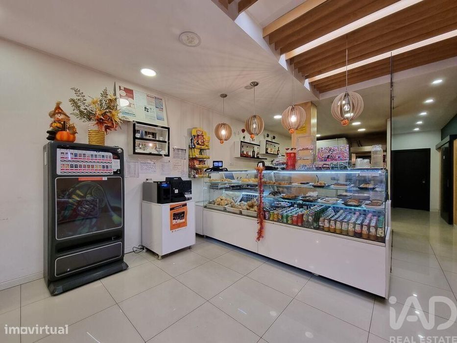 Loja / Estabelecimento Comercial em Lousã e Vilarinho de 87,00 m2