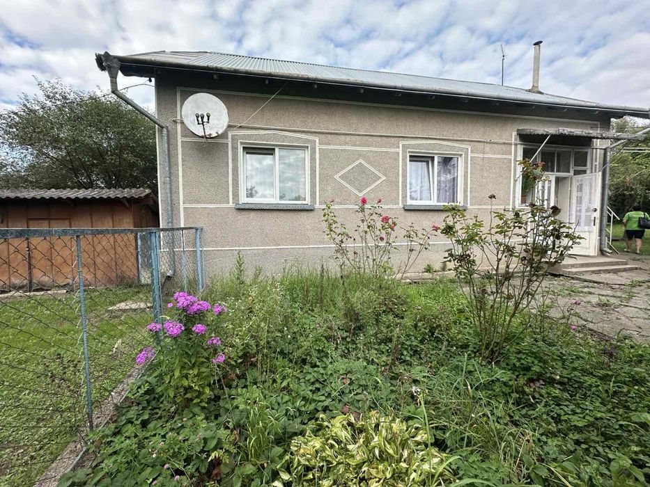 Терміновий продаж будинок м.Тлумач жилий стан ділянка 25 сотих