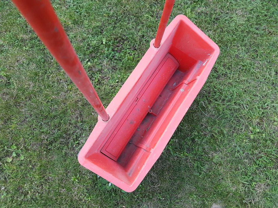 siewnik ogrodowy Wolf Garten, rozsiewacz nawozów / trawy