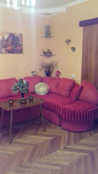 Продаж 3-кімнатної квартири в самому центрі Броварів.