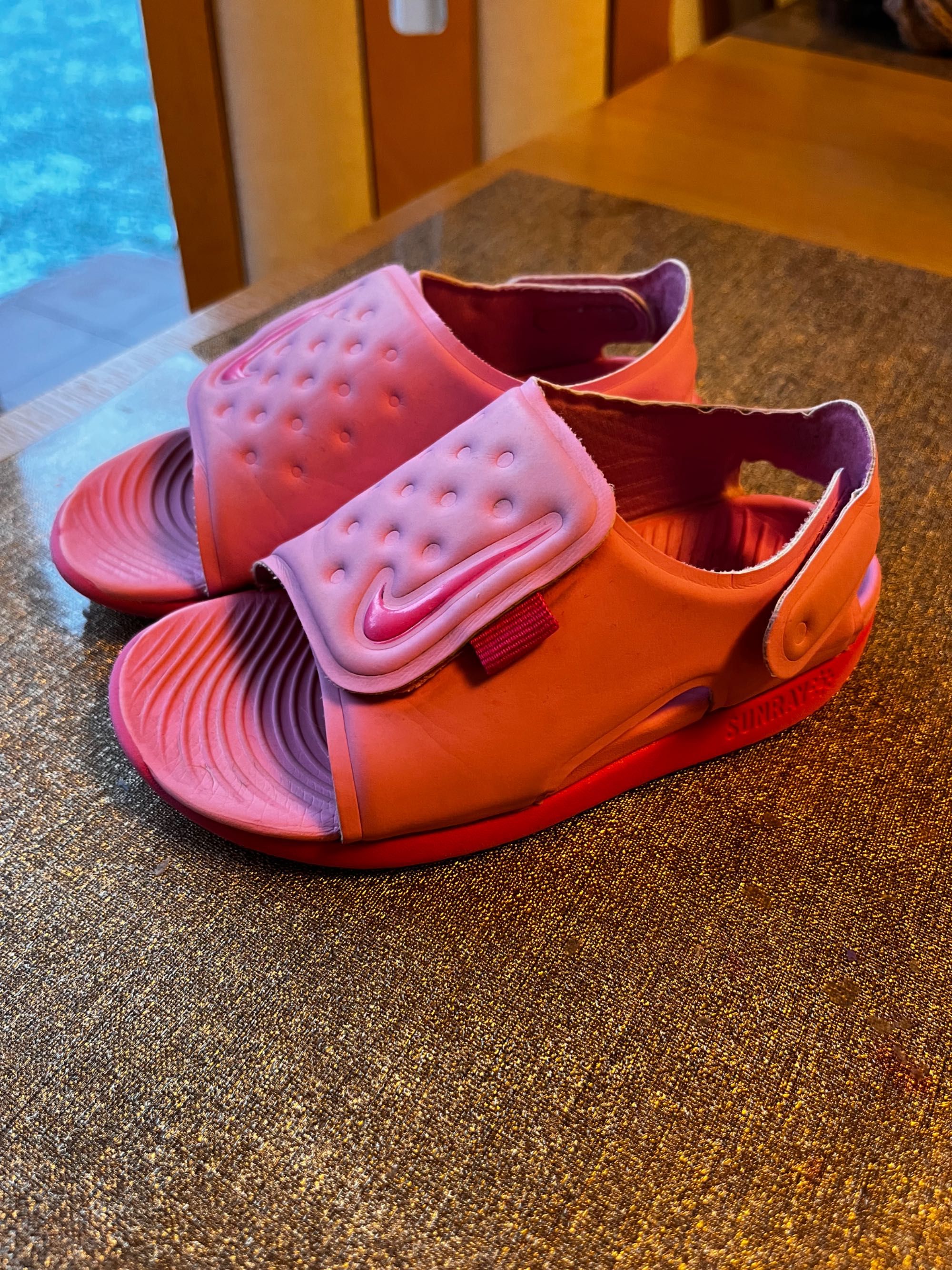 Sandałki nike dla dziewczynki różowe
