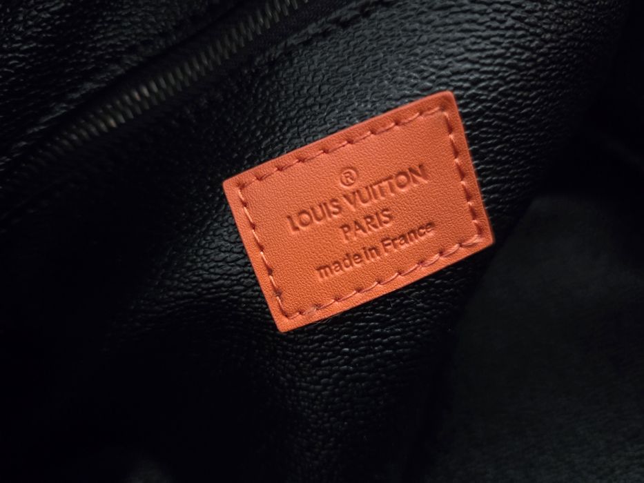 Bolsa necessaire Louis Vuitton