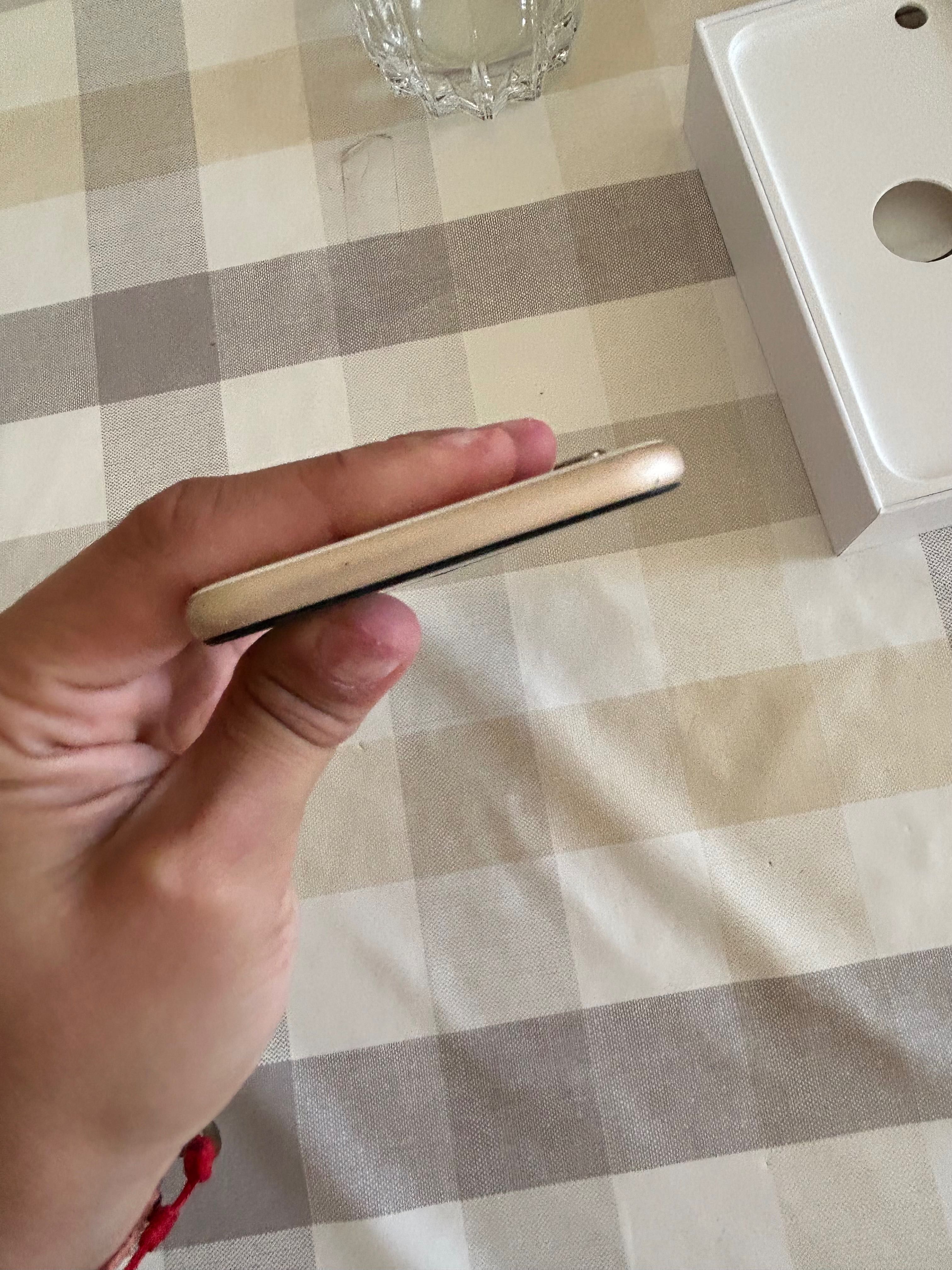 iphone 6s com vidro partido