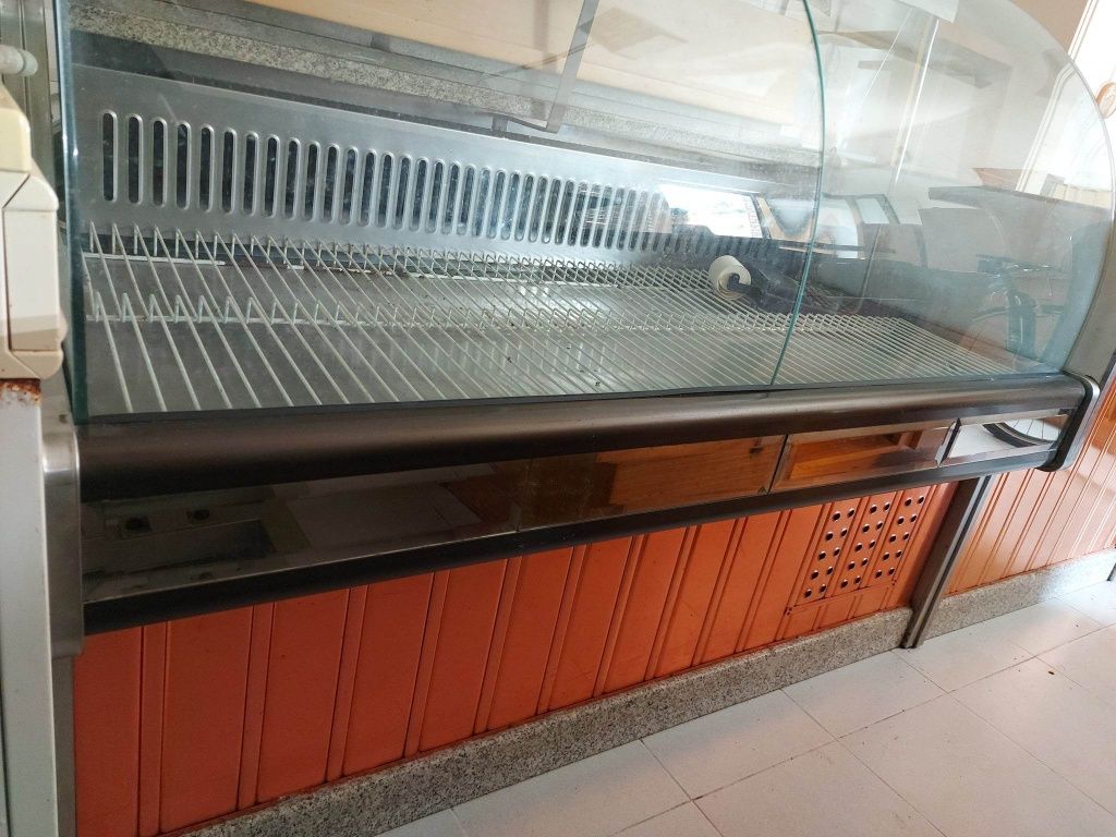 Vitrine frio mais movel de apoio