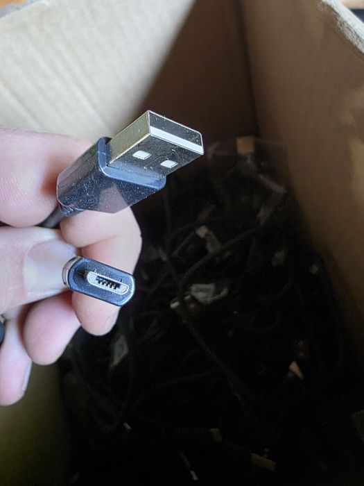 Kabel ładowarki micro usb. Za darmo. Nowe. Żal wyrzucić