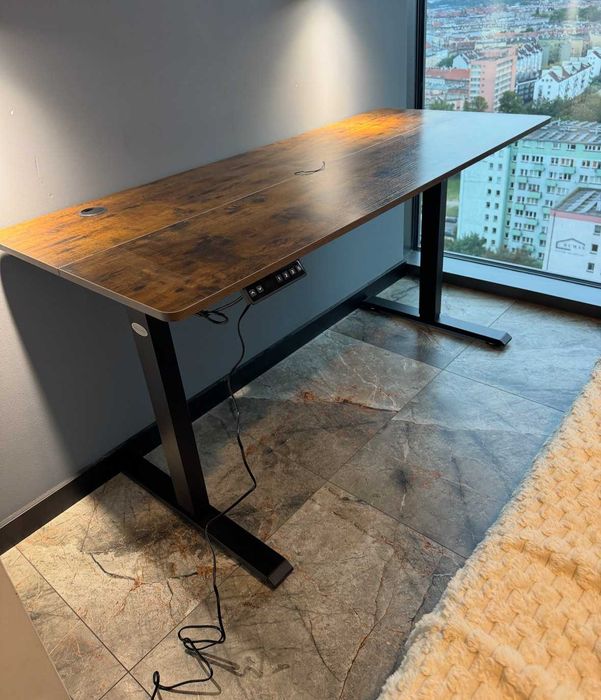 Nowe Biurko Elektryczne Gamingowe Regulowane 140 x 60 cm - Brązowe