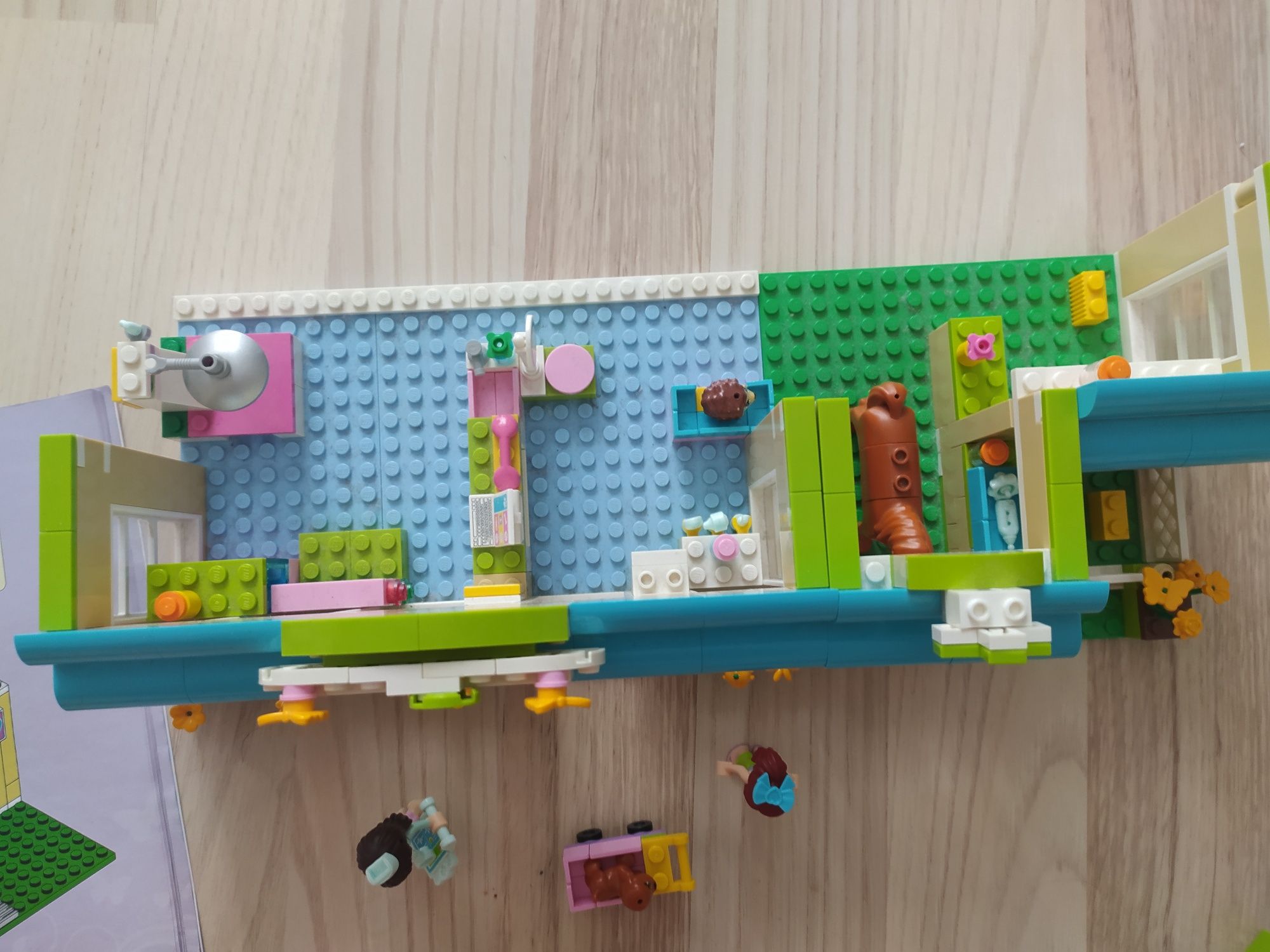 Lego friends weterynarz + Stephanie auto dla zwierząt