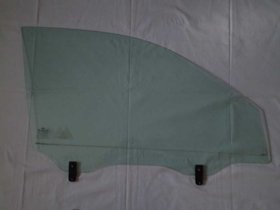 Скло передніх дверей (пара) Хюндай Туксон 1-го покоління 2006 р.