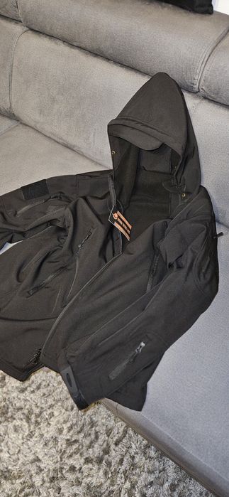 Kurtka wojskowa soft schell rozmiar L - XL (EU)