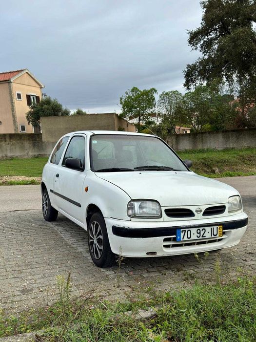 Nissan Micra 1.0 LX – Económico e Fiável