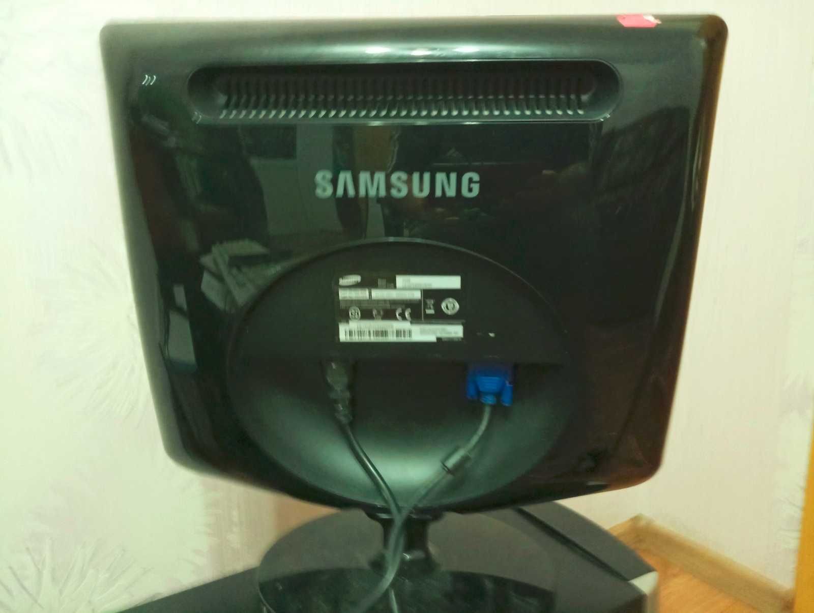 Монітор 19" Samsung 932B
