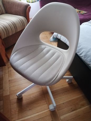 Krzesło obrotowe IKEA
Krzesło obrotowe, beżowy/biały