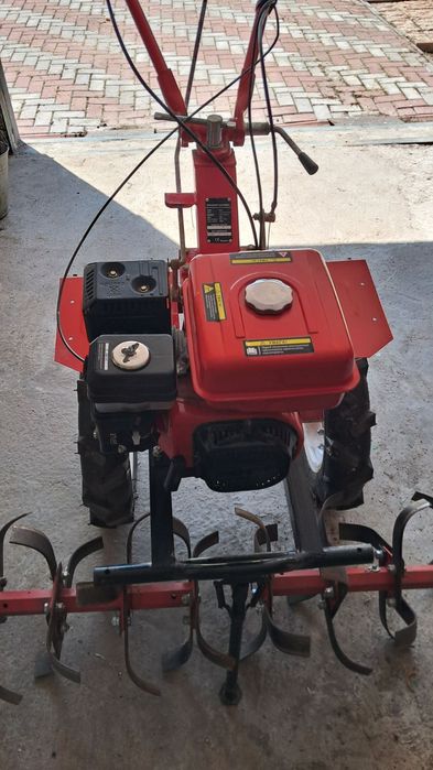 Мотоблок з фрезою