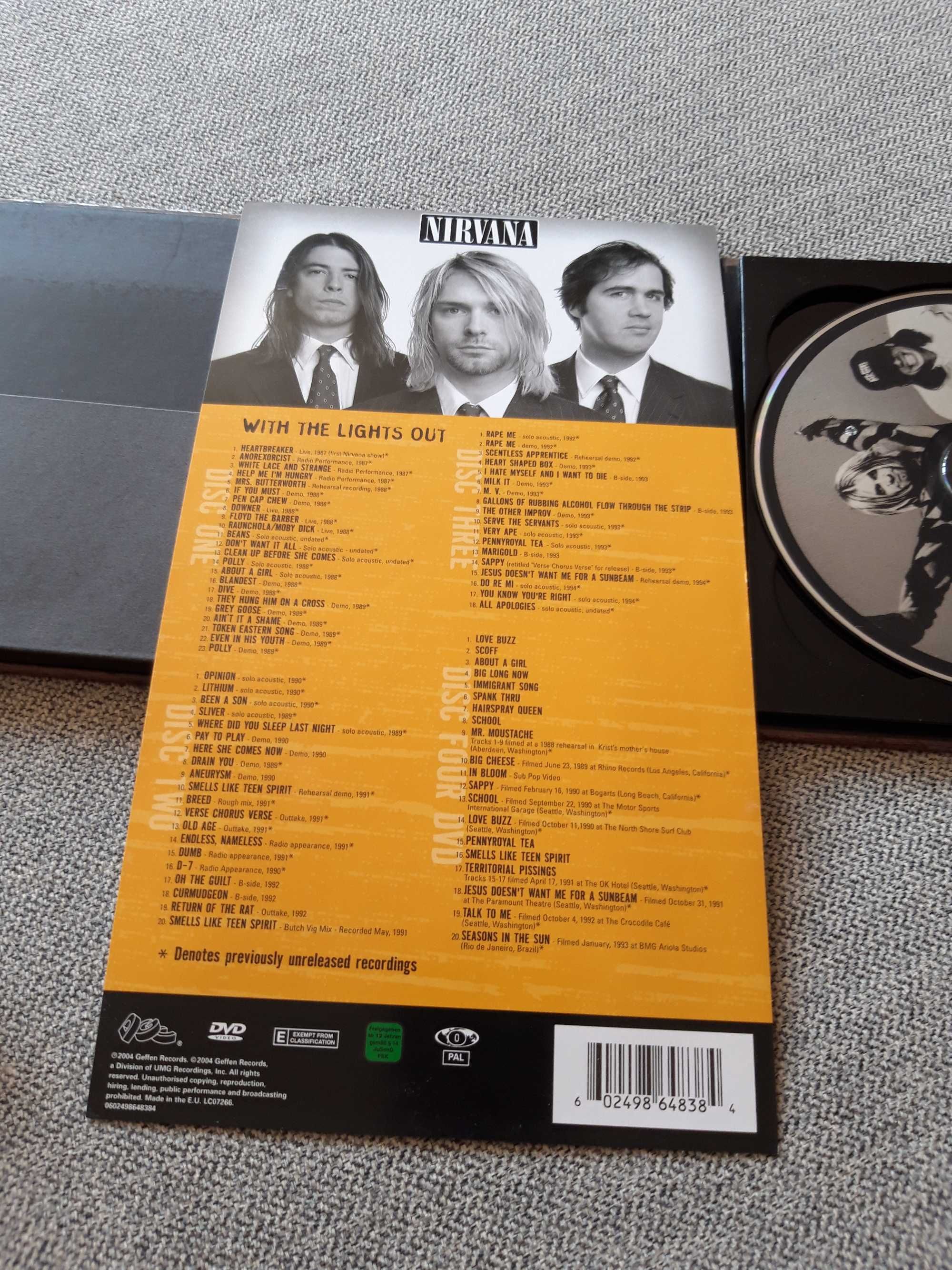 Coletânea NIRVANA "With the Lights Out" 3 CD + 1 DVD + Livro.