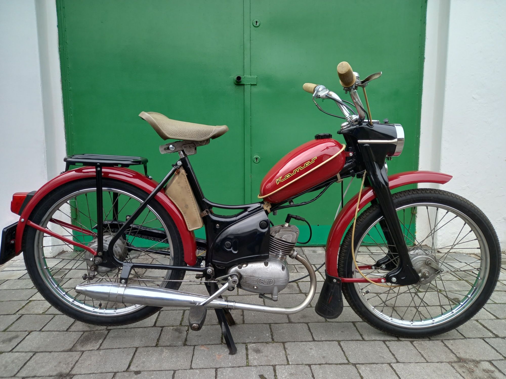 Komar 2320-sztywniak