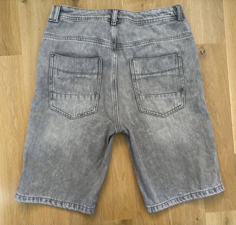 Krótkie spodenki jeans Reserved 152 cm