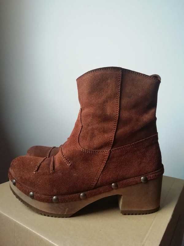 Botas Salto em Madeira
