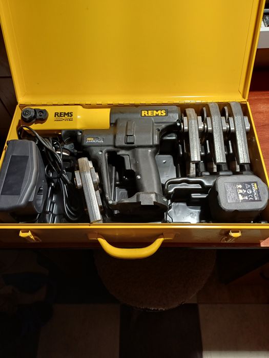 Zaciskania REMS na baterie