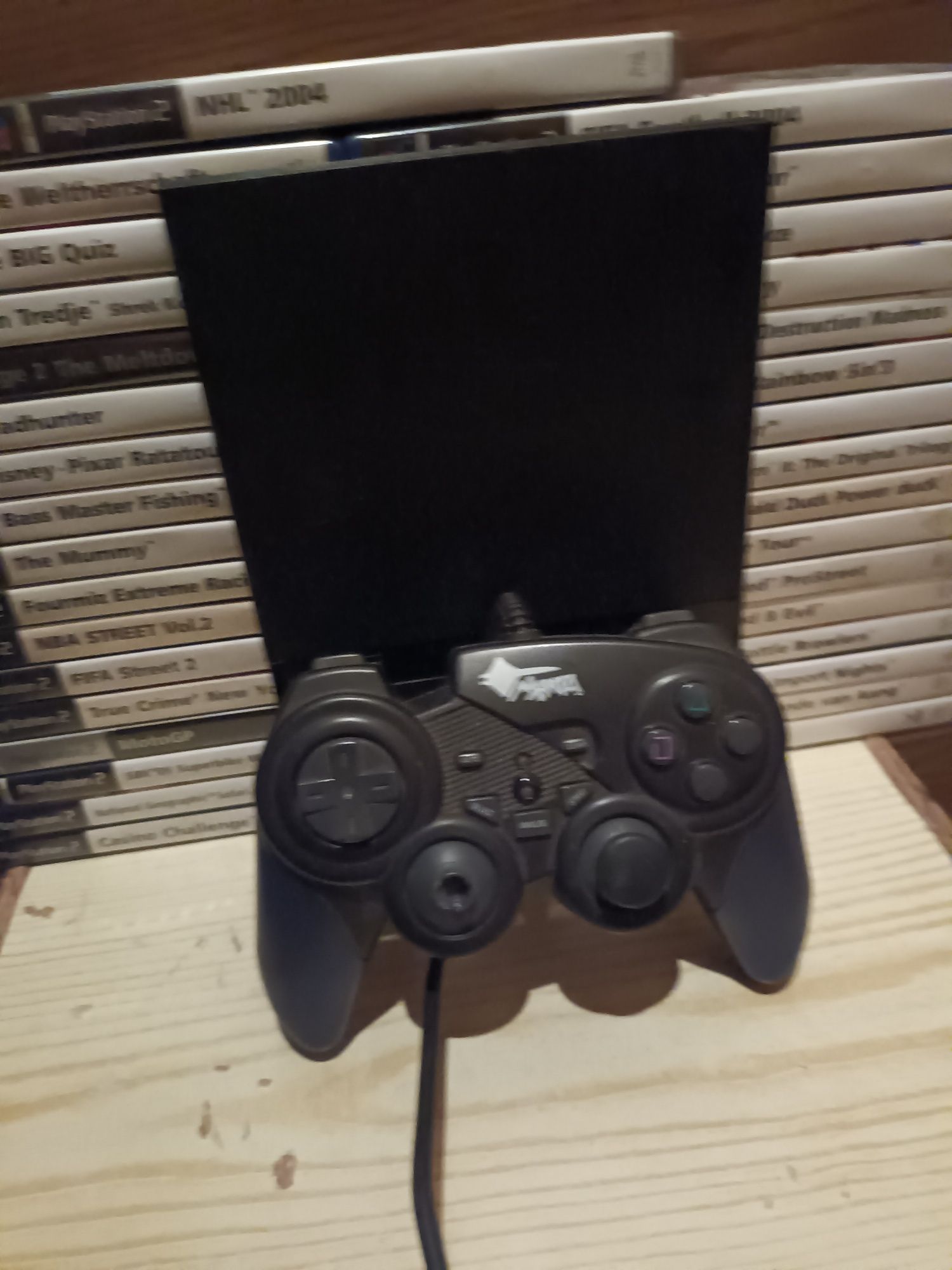 Sprzedam konsolę PlayStation 2 slim wraz z jednym padem ps2