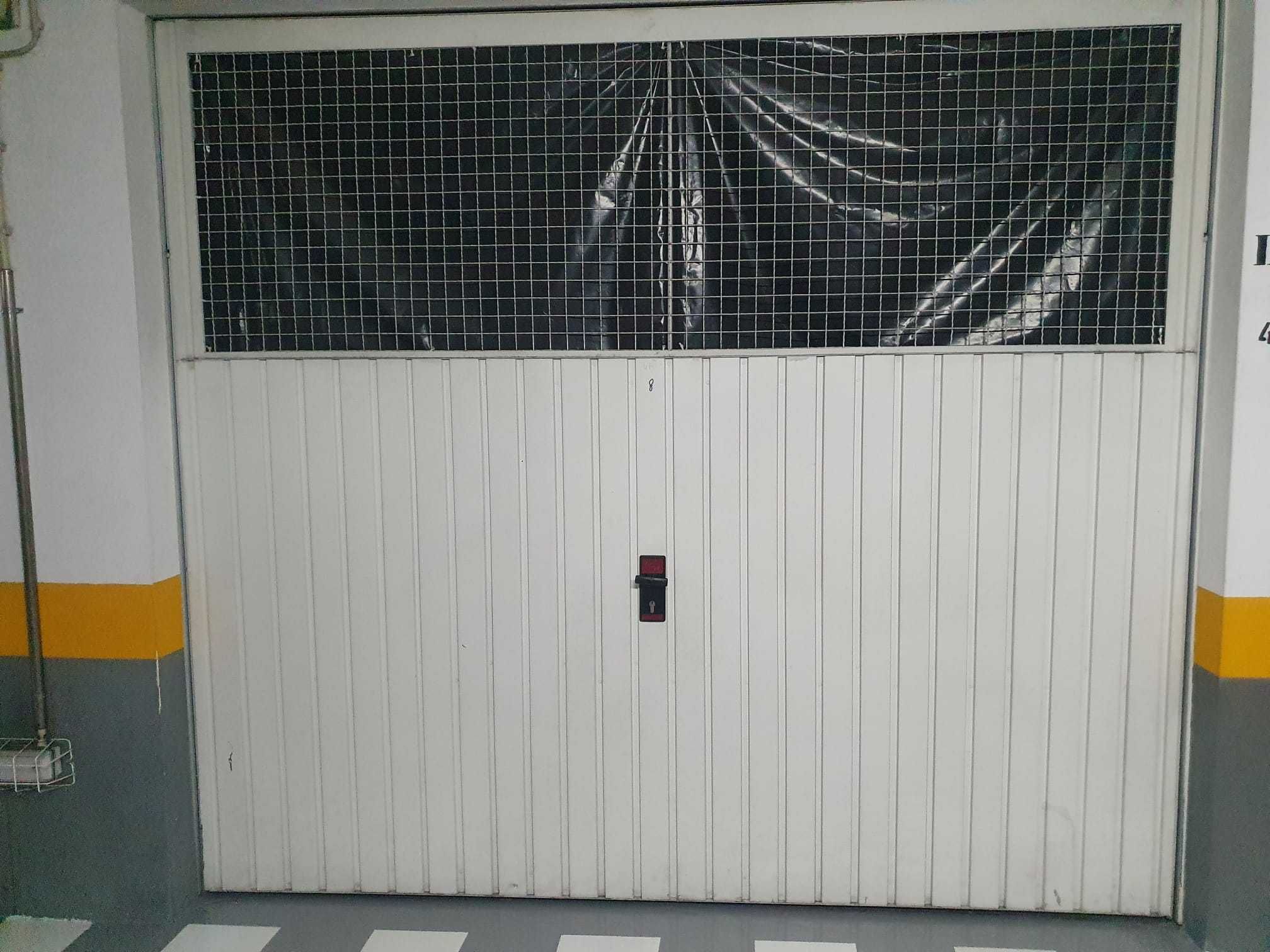 Garagem/Box com Carregamento p Carro