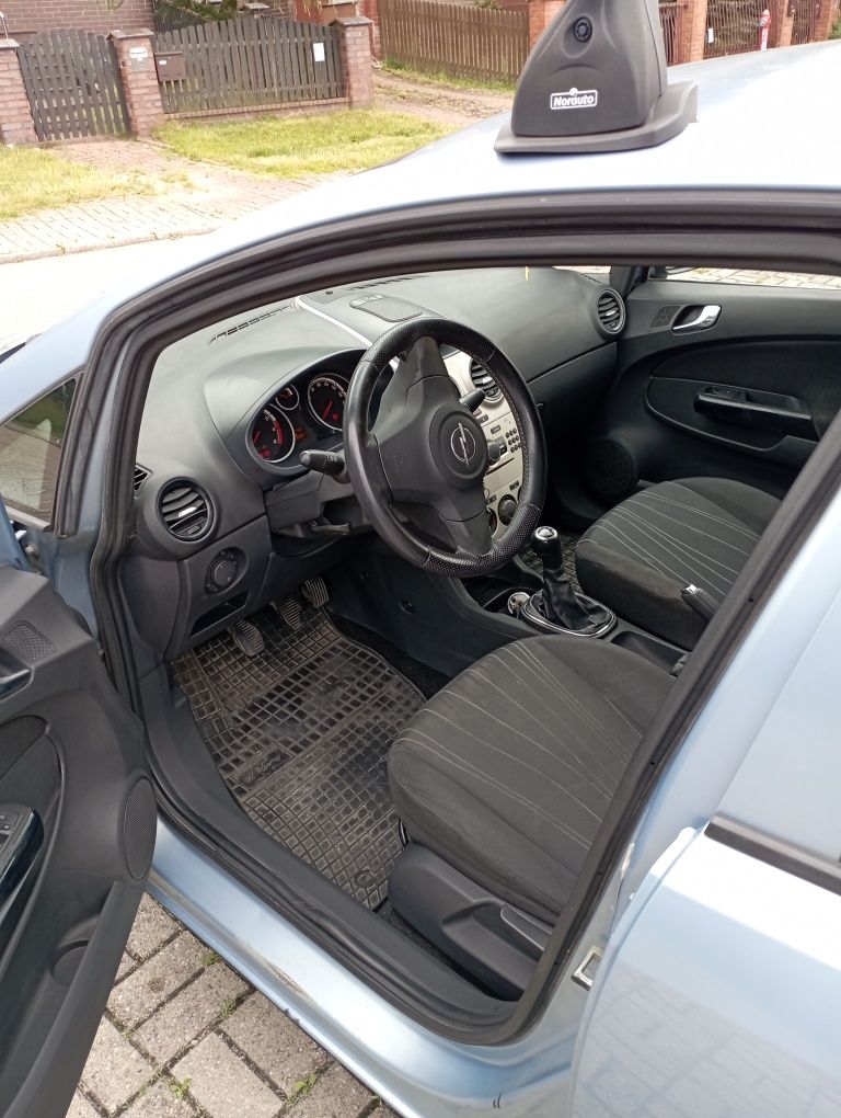 OPEL CORSA 2008r w LPG (6,5L GAZU/100km)